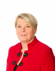 Liisa Hakola toimii Tekirin johtavana konsulttina.